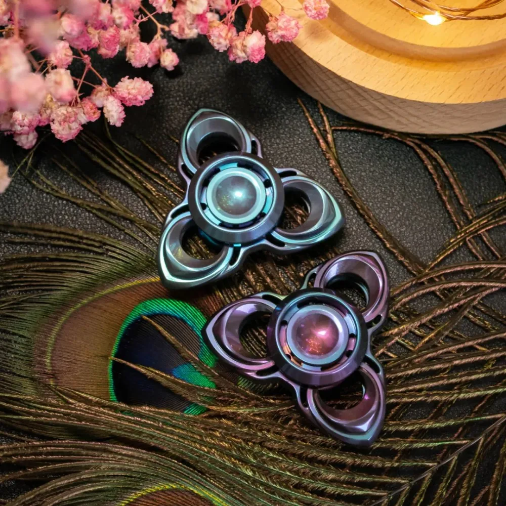 HALO.EDC Plume Fidget Spinner Disegni originali Fidget Toys per adulti Gadget per alleviare l'ansia Fidget Spinner a tre pale