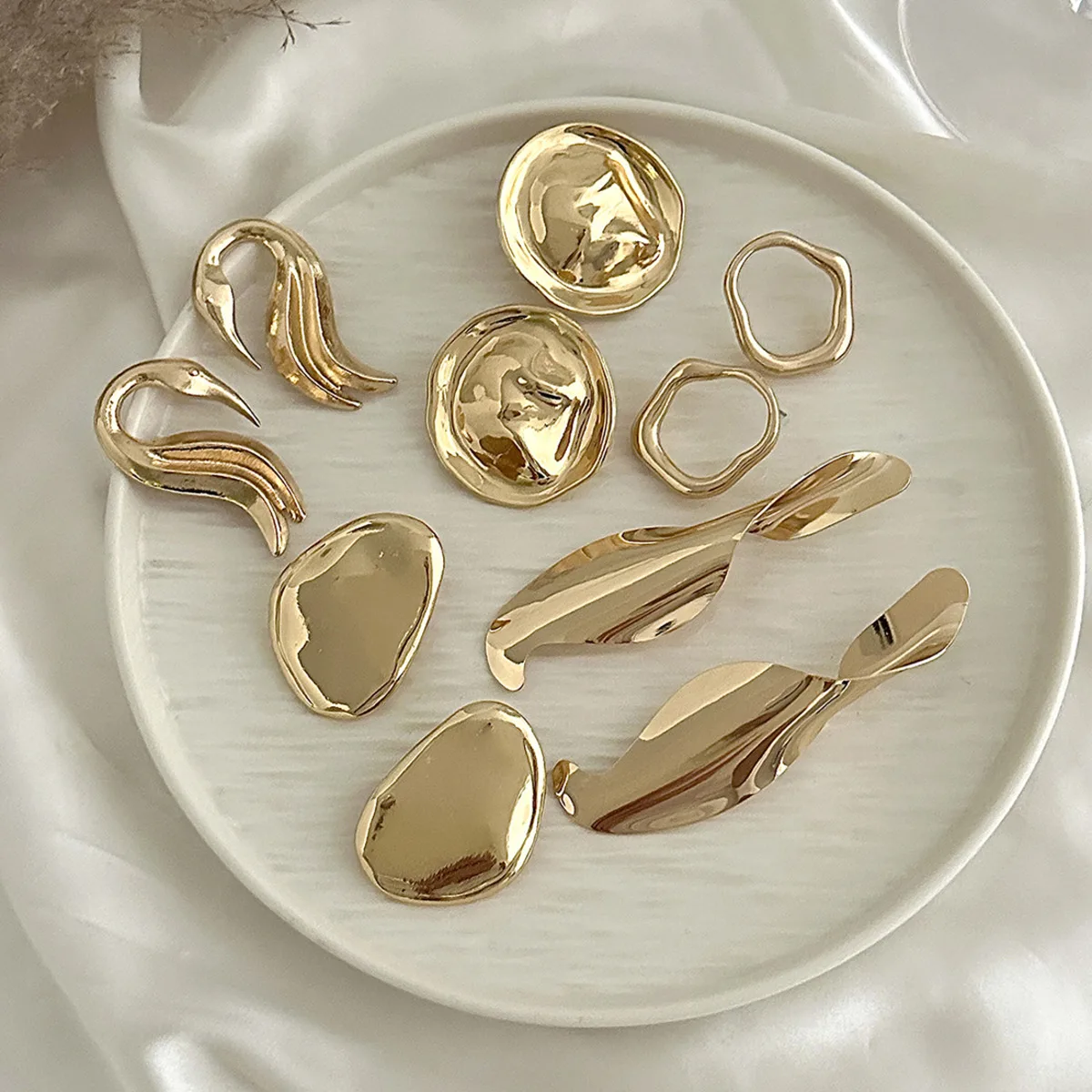 

SHIXIN 5 Styles New Trendy Metal Gold Color Geometric Stud Earrings for Women Unique Irregular Round Swan Earrings Jewelry Gift