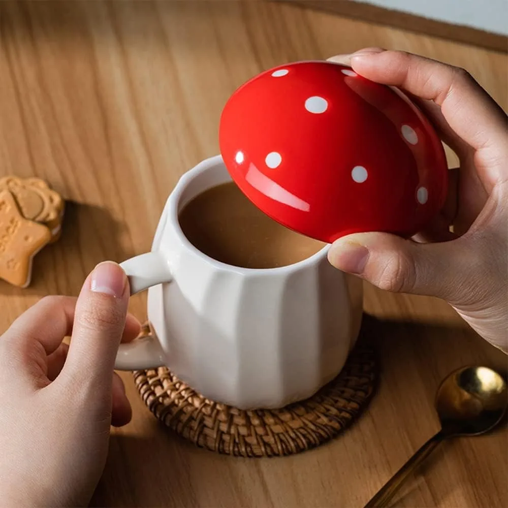 1pc 250ml Creative Red Mushroom Cup Mug with Lid Ceramic Coffee Cups Cute Water Drinking Milk Mug for Household and Office Gift