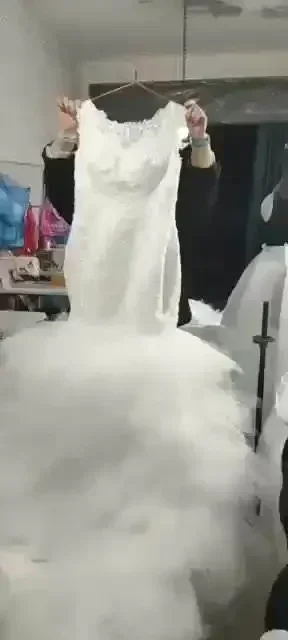 Maßgeschneiderte Neuankunft Echtes Bild Anpassbare Sexy Afrikanische Meerjungfrau-Hochzeitskleider Übergröße O-Ausschnitt Ärmellos Fischschwanz-Brautkleid