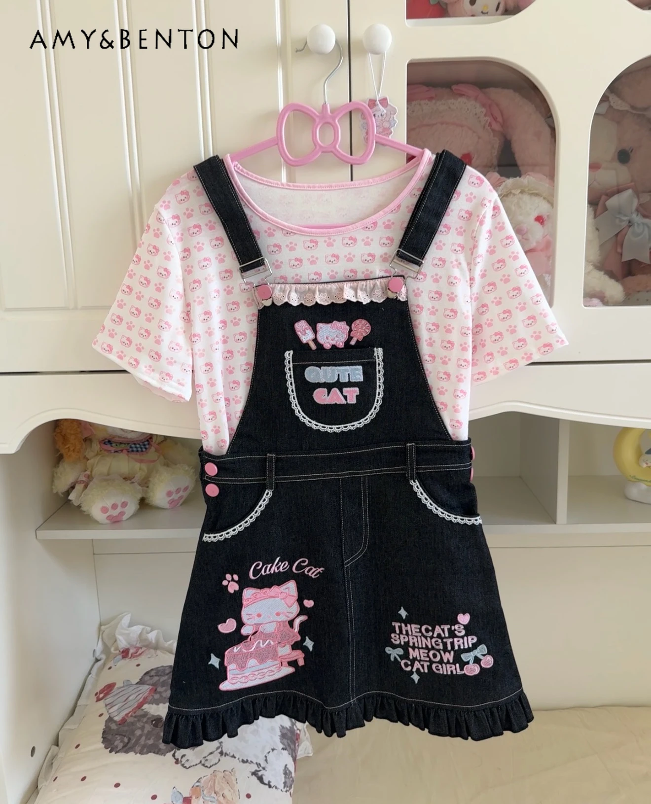 

Cute Daily Summer Kawaii Girl Strap Dress Cartoon Embroidery Ruffle Slim Denim Strap Dresses Japanese Anime Lolita Mini Dress