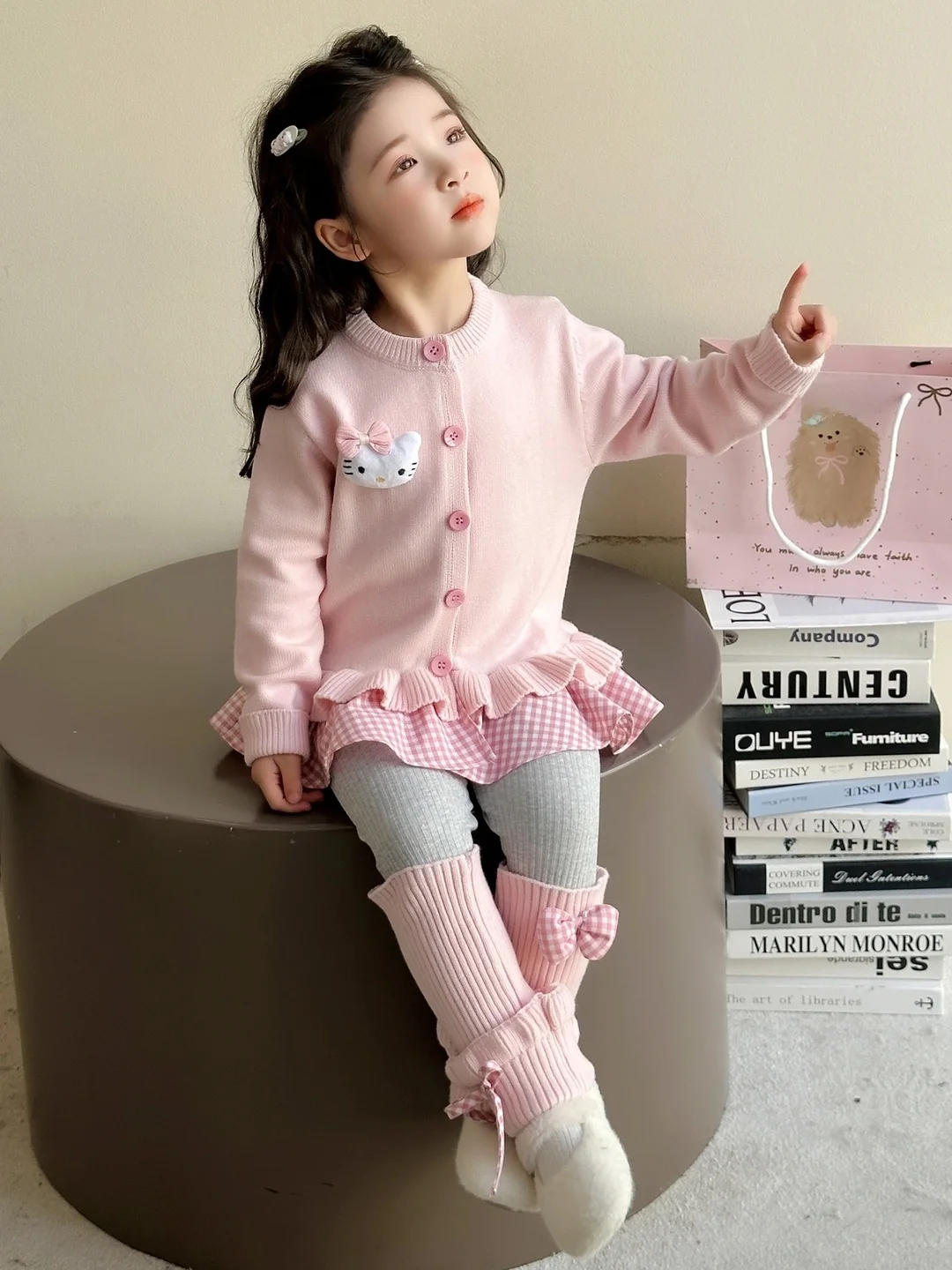ชุดเสื้อสเวตเตอร์ลายการ์ตูนแบบสบายๆ สำหรับเด็กผู้หญิง พร้อมกางเกงขายาวระบายอากาศได้ดี ผ้าฝ้าย เหมาะสำหรับใส่ในฤดูใบไม้ร่วง