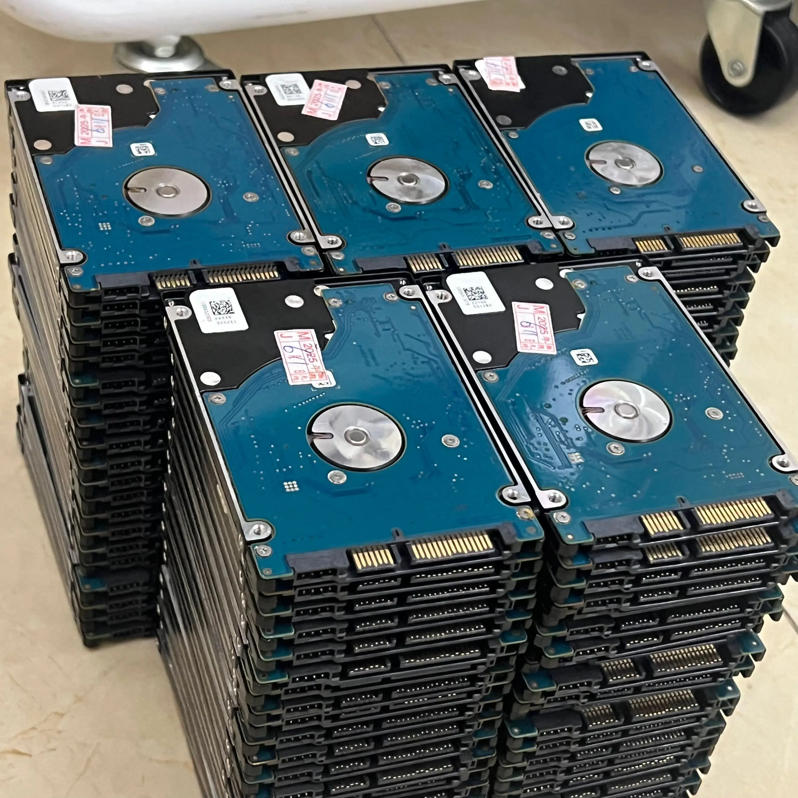 

Програми установки жесткого диска SSD подходят для мультиплексора Mercedes Star SD C3 D630, ноутбука Xp, системы