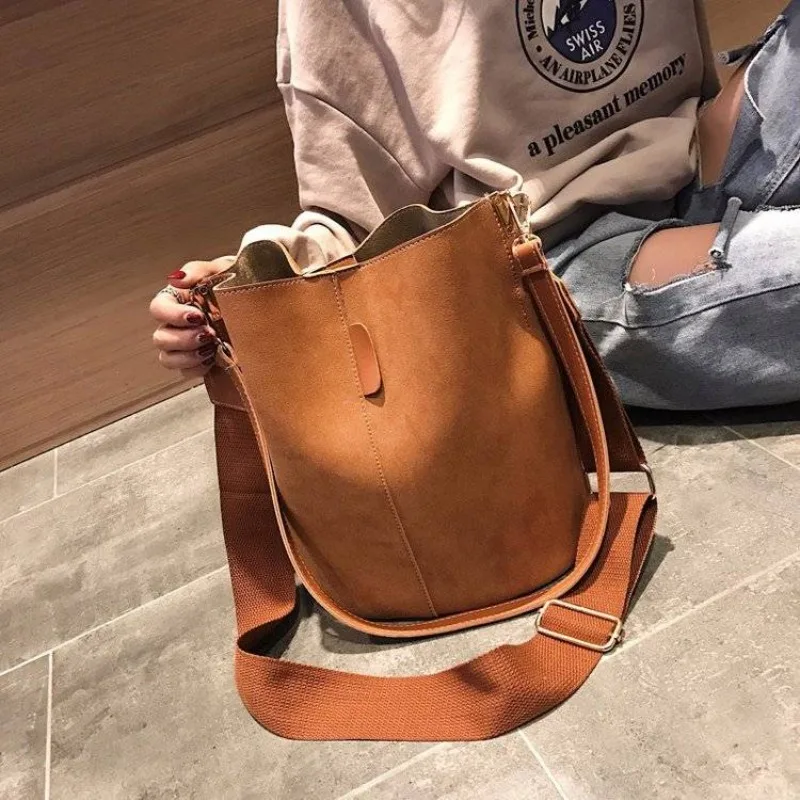 

Bag Women's New Trendy Korean Version Versatile Oblique Span Shoulder Matte Large-capacity Fashion Casual Broadband Bucket Bag
