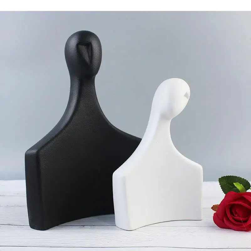 Abstract Matt Ceramic Black and White Couple Character Ornaments Wall Cabinet Decoration Home Accessories