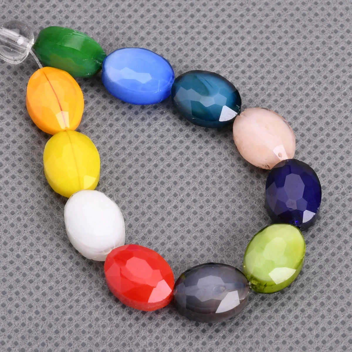10 Stück ovale Form, 12 x 9 mm, undurchsichtiges, facettiertes Glas, lose Perlen für die Schmuckherstellung, DIY-Bastelzubehör – Detail 2