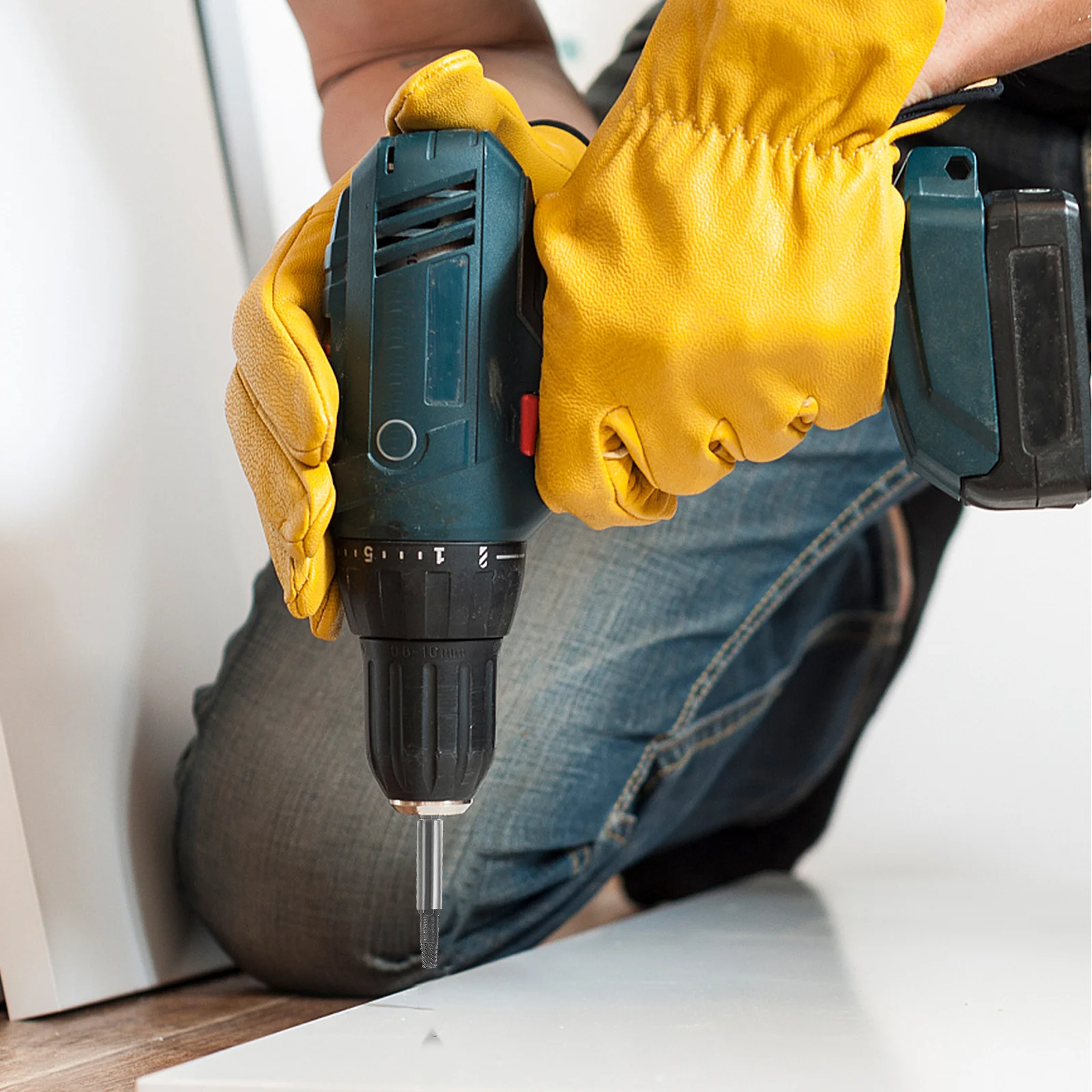 

1Set Stripped Screw Remover Kit Professional 10 Drill Bits 10 Extractors Socket Adapter Bit Holder Damaged Bolt Extractor