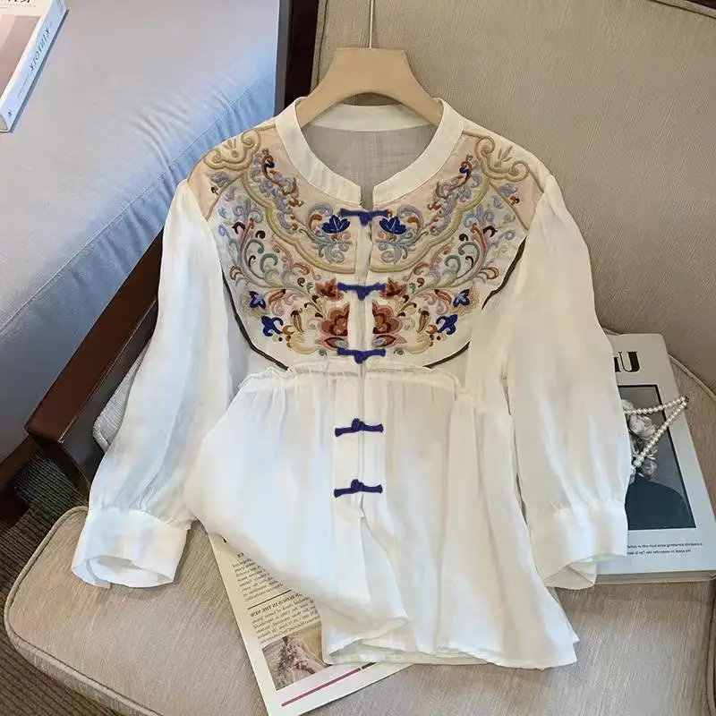 

2023 New Arrival Vintage White Embroidered Shirt for Pregnant Women Casual Chinese Style Outerwear Cardigan Maternity Top LF080