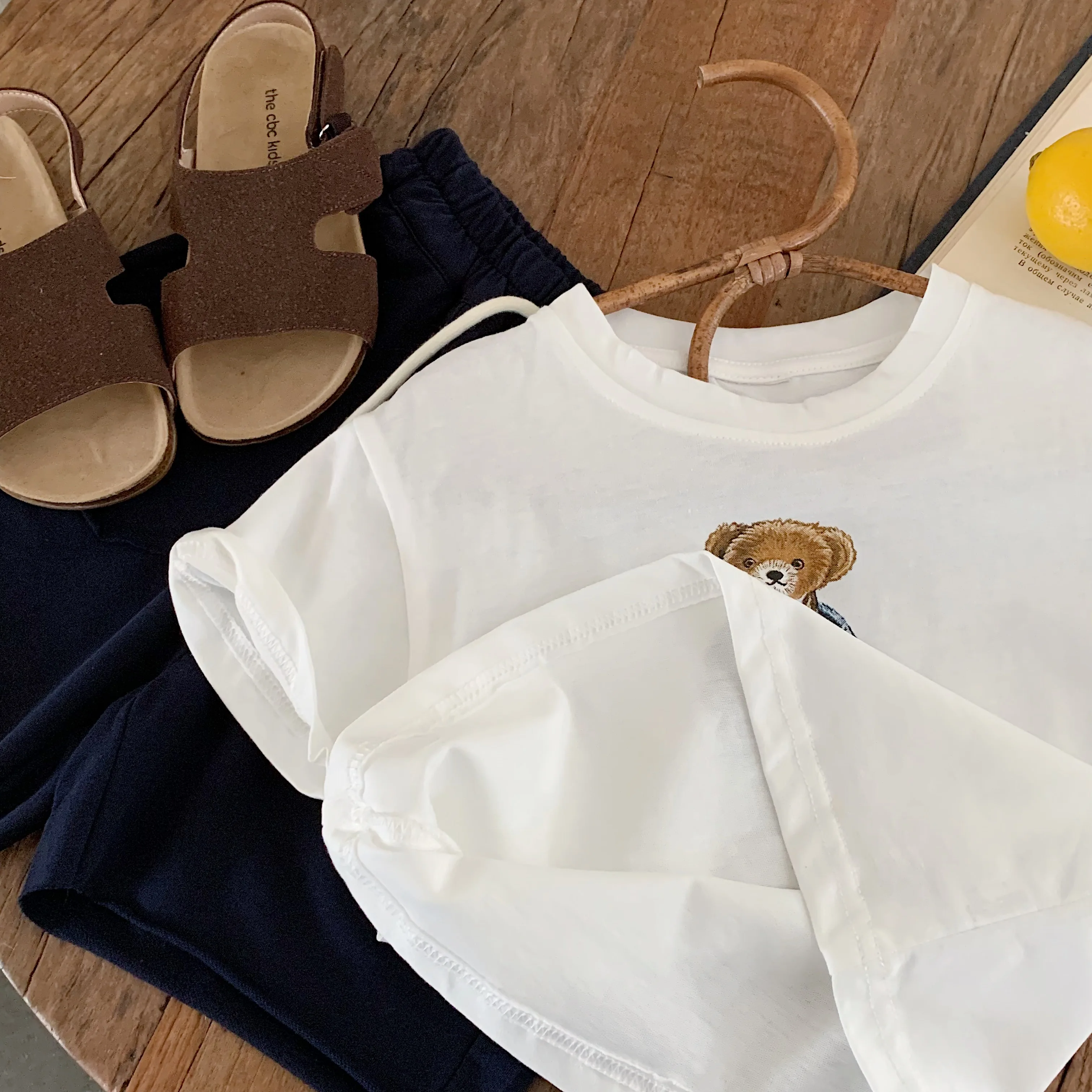 2026 Jungen Mädchen Rundhals-T-Shirt aus reiner Baumwolle, Sommer-T-Shirt mit Cartoon-Bären-Print, koreanischer Stil, bedrucktes Oberteil für Jungen und Mädchen. – Detail 4