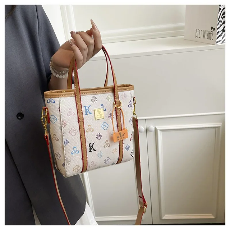 

High-End Trendy Tote Handbag Large Capacity Minimalist Vintage For Women With Fashionable Letter Logo Best