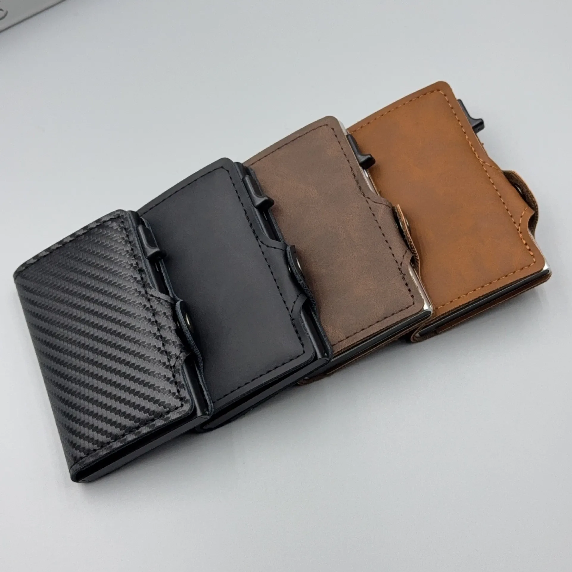 RFID-blockierender Pop-Up-Kartenhalter aus Kohlefaser, Herren-Geldbörse, minimalistisches Kredit- und Ausweiskartenetui, modische Geldbörse, Carteira Masculina – Detail 12