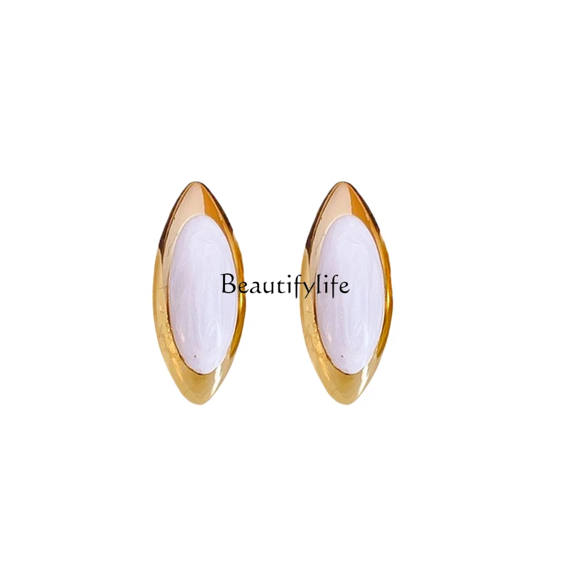 

Exaggerated Golden Water Drop Stud Earrings, Light Luxury, High-end, Temperament, Atmospheric