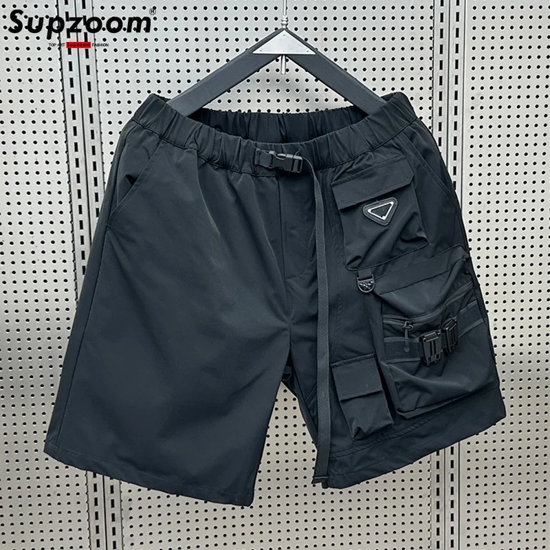 

Supzoom New Arrival Top Fashion Summer Loose Casual Belt Design High Street Trendy grid Stitching Pocket Personalized Shorts Men