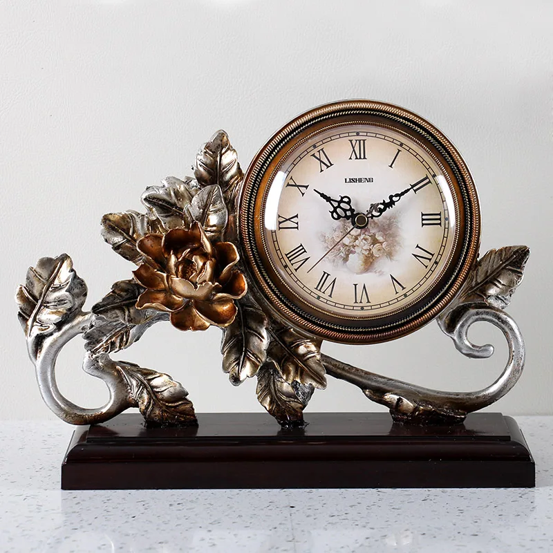 

Retro clock Nostalgic Silent Home Desk Clock in the Living Room European fashion accessories
