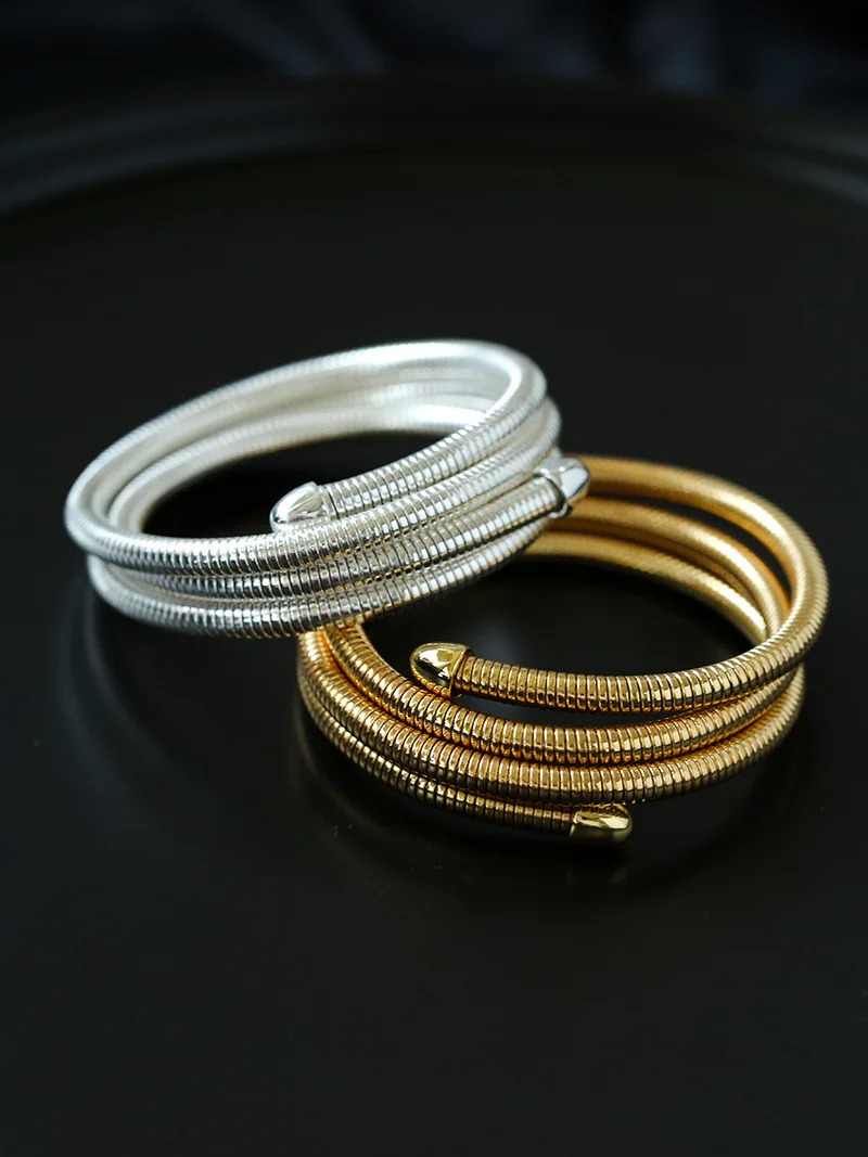 Metal style multi-layer striped bracelet, one size fits all, women's new personalized trend, simple and elastic bracelet