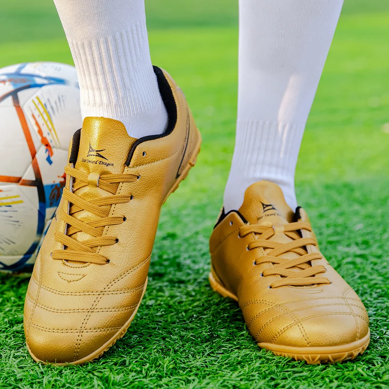 Hot Sale Fashion Green Men's Football Training Shoes Size 35-46 Soccer Turf Shoes Unisex Professional Indoor Futsal Sneakers Men