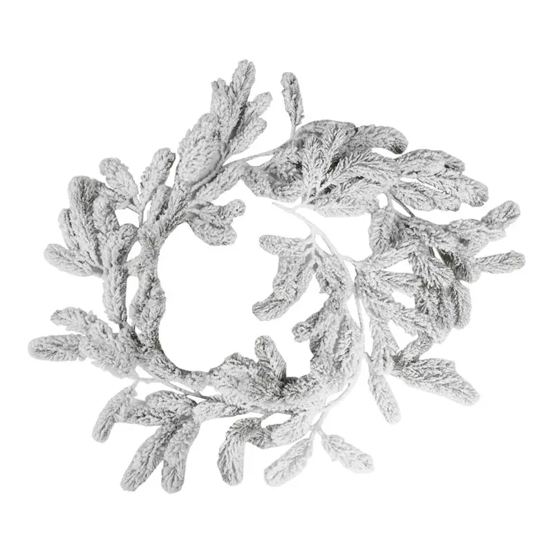 abks製、雪を模した装飾が施された人工雪松の枝を使ったクリスマスガーランド。玄関用の雪のリースとしても使用可能。