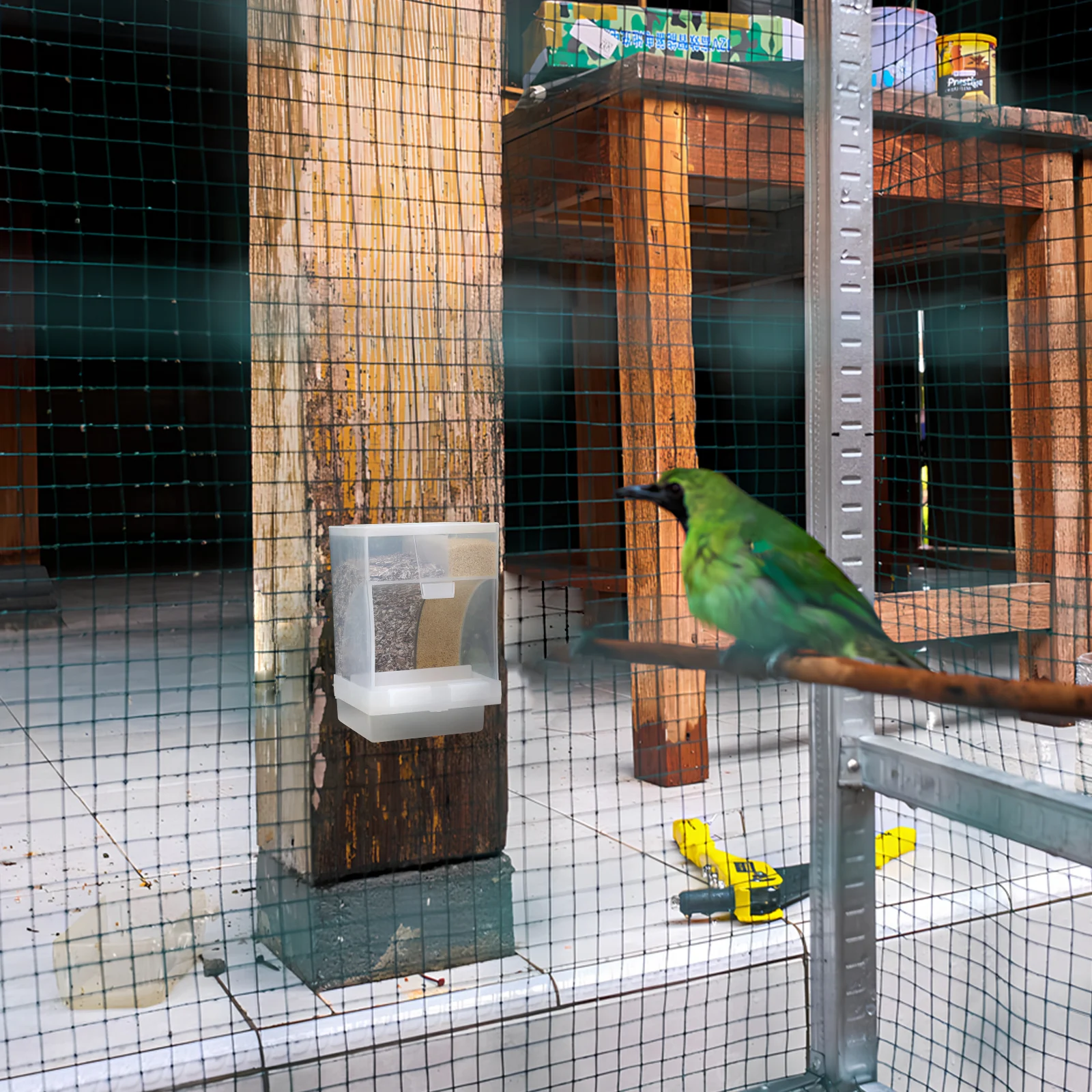 

1 set Transparent Bird Feeder 1 Spoon Random Color Automatic Cage Bowls Plastic Feeding Tool Parakeet Food Container Sturdy