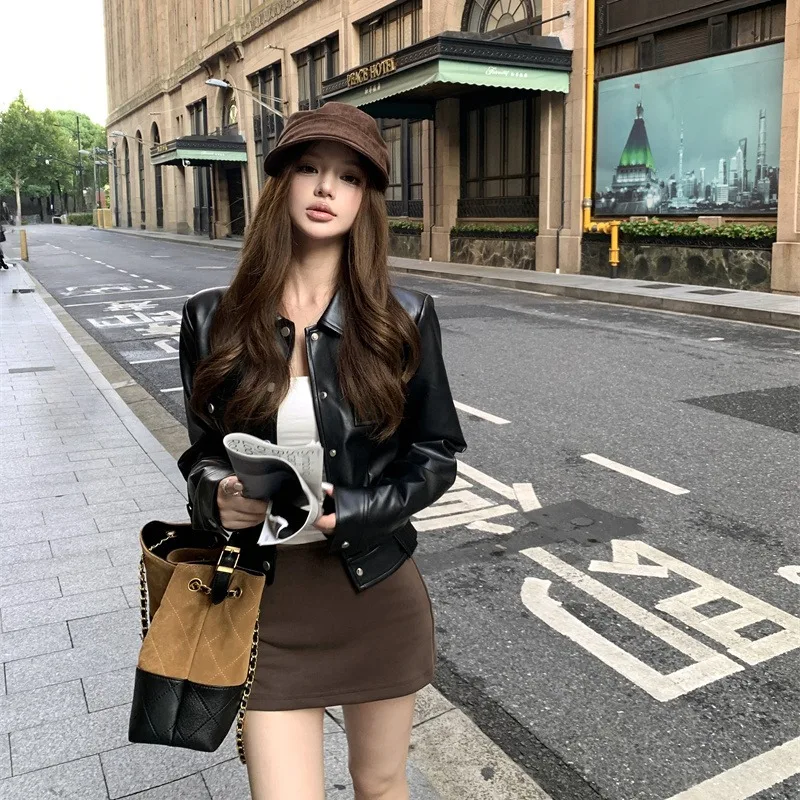 เสื้อโค้ทหนังผู้หญิง Bla Motorcycle Sle ort Jaet รุ่นใหม่ประจำฤดูใบไม้ร่วงปี 2025 สไตล์ Sle ature Heart-Mind แบบคลิปออนระดับไหล่