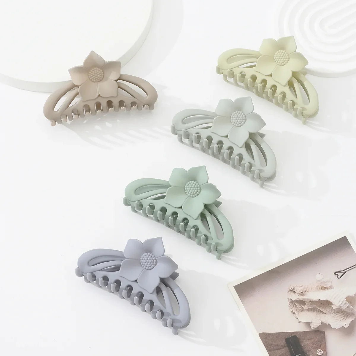 Spring Green Flowers Hair Claws Clips Large Matte Hair Pinch Hair Grabbing Sun Flower Clip Shark Clip Women's Hair Accessories