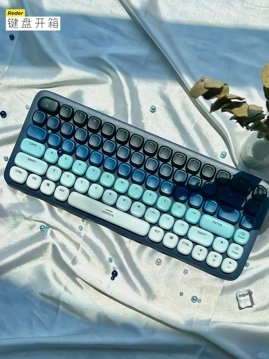 UGREEN Fun+ Wireless Bluetooth Keyboard Pirate Holiday Tea Switches Backlight Light Thin Office Mechanical Keyboard for ipad PC