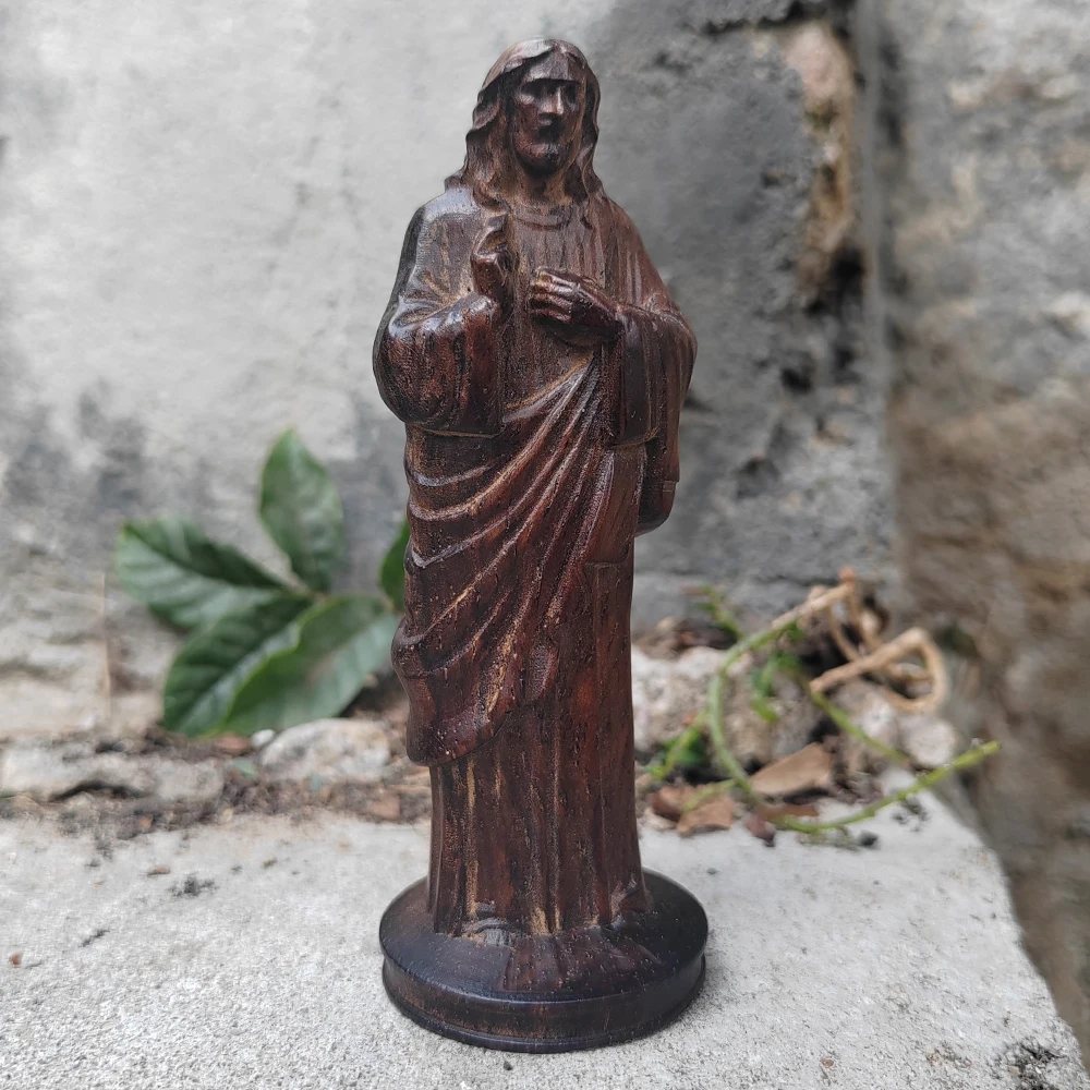 3.8 Inch Wooden Jesus Figurine, hand-carved, classic style, figure theme. Suitable for Halloween decorations, Christmas decorations, bedroom, holiday decorations, back-to-school gifts, centerpiece, study room