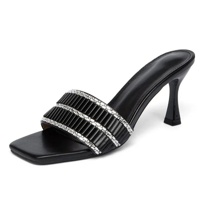 

Модные женские шлепанцы на каблуке с открытым носком и стразами, новые летние шлепанцы с квадратным носком, женские белые повседневные уличные пляжные сандалии, женские