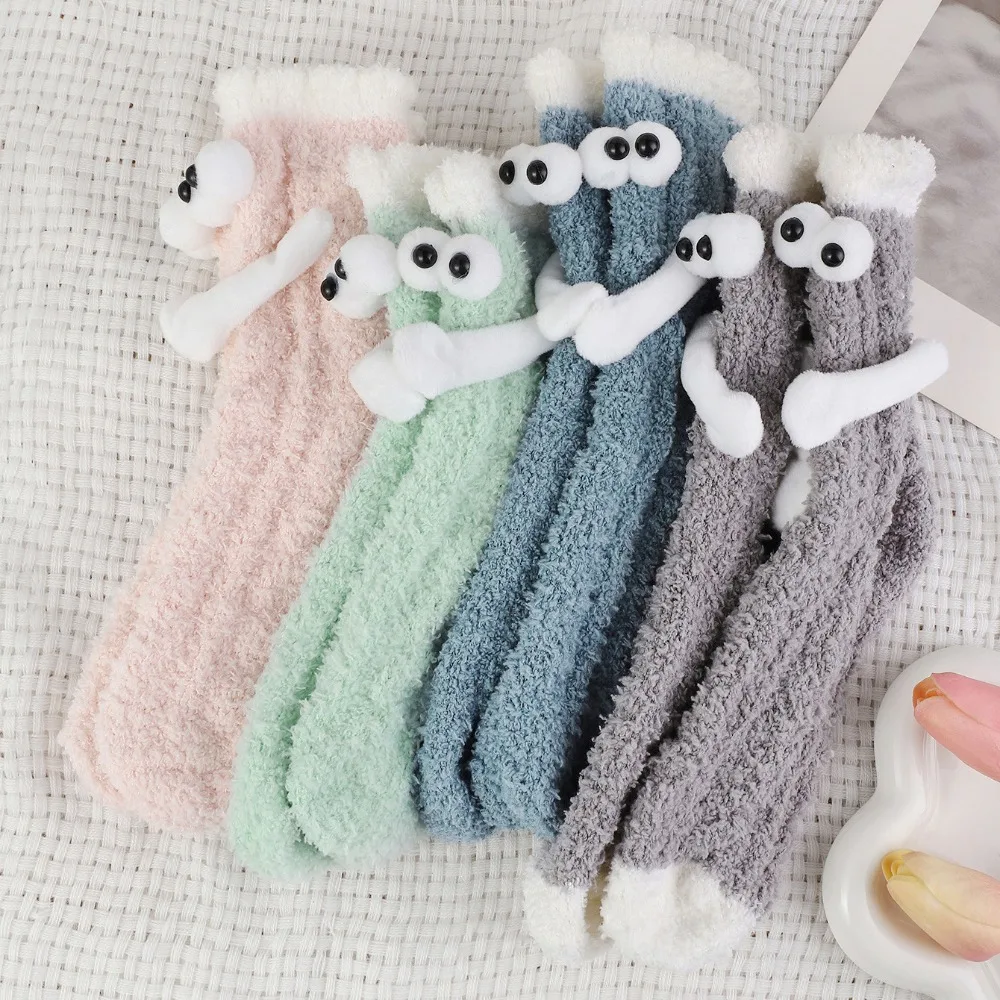 

1 пара модных забавных креативных магнитных притяжек для рук, черно-белые носки с мультяшными глазами для пар, клубные носки для пар знаменитостей, Ins