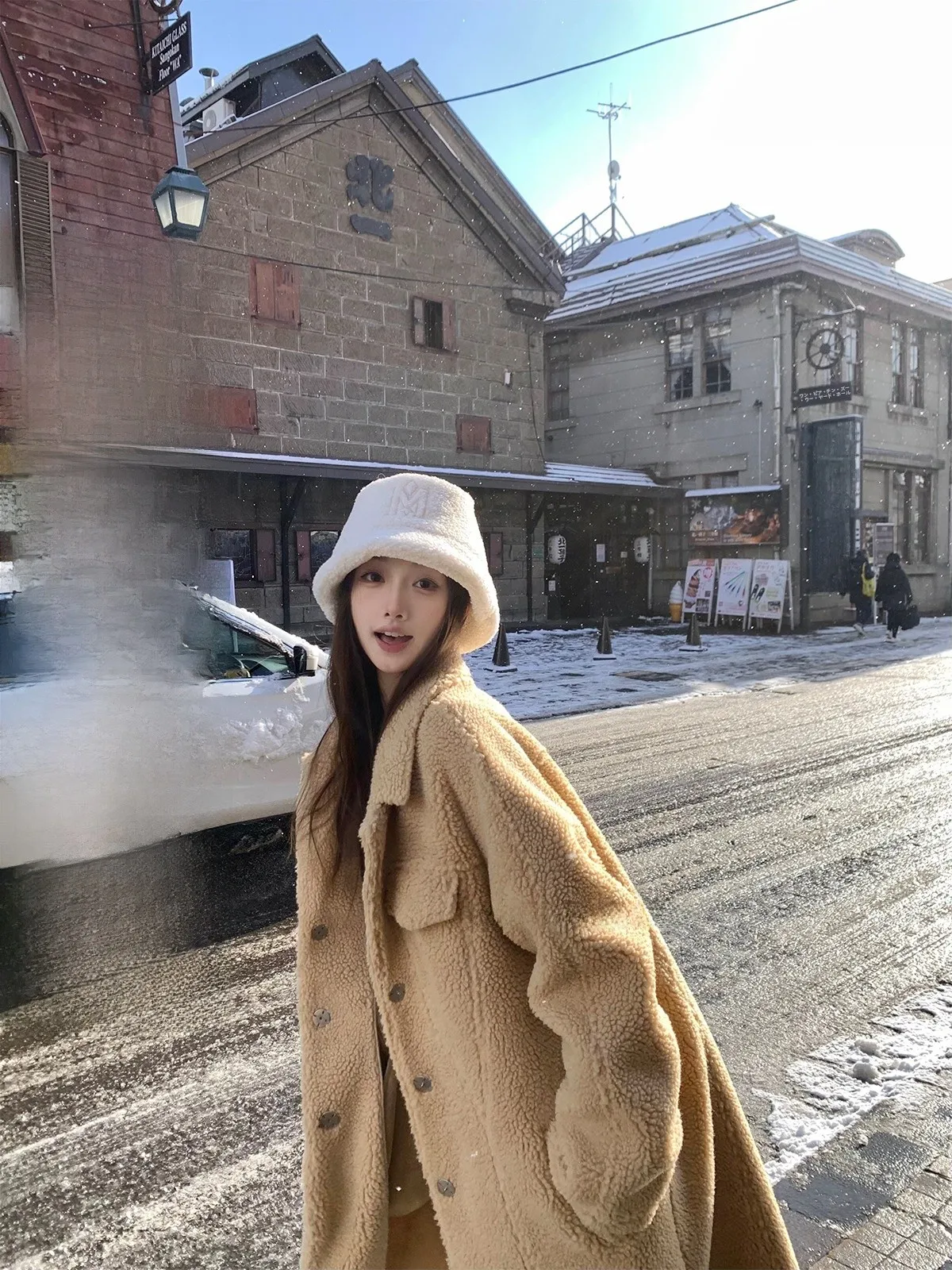 

Eco-Friendly Wheat Color Lamb Fur Jaet Coat Women's Sle Long Sve round Ne Commute Faion Korean Version Bankelili