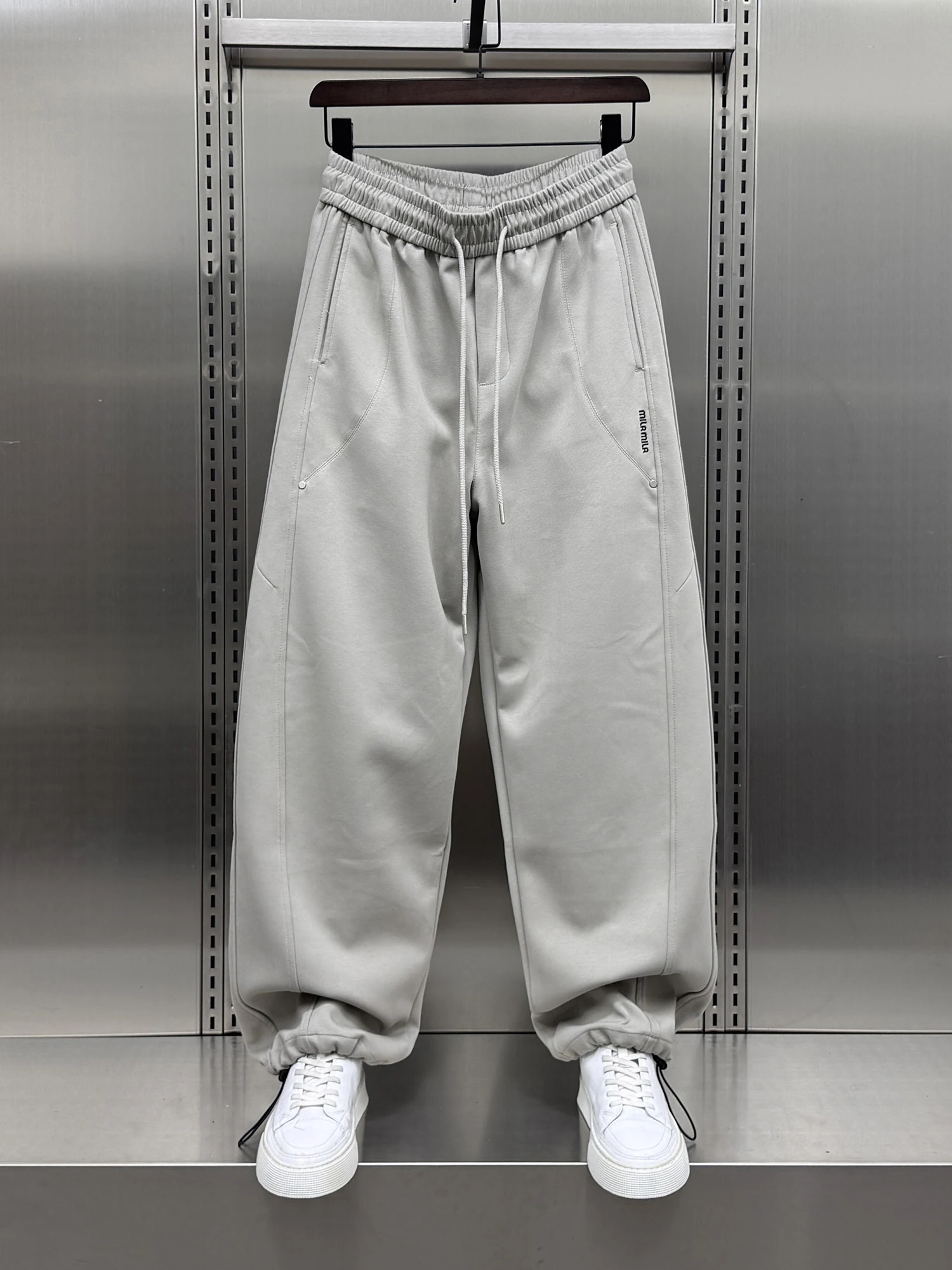

New 2025 Men's Casual Loose Straight Leg Spor Sweatpants Versatile Wide Leg Long Trousers Faionable Autumn Wear