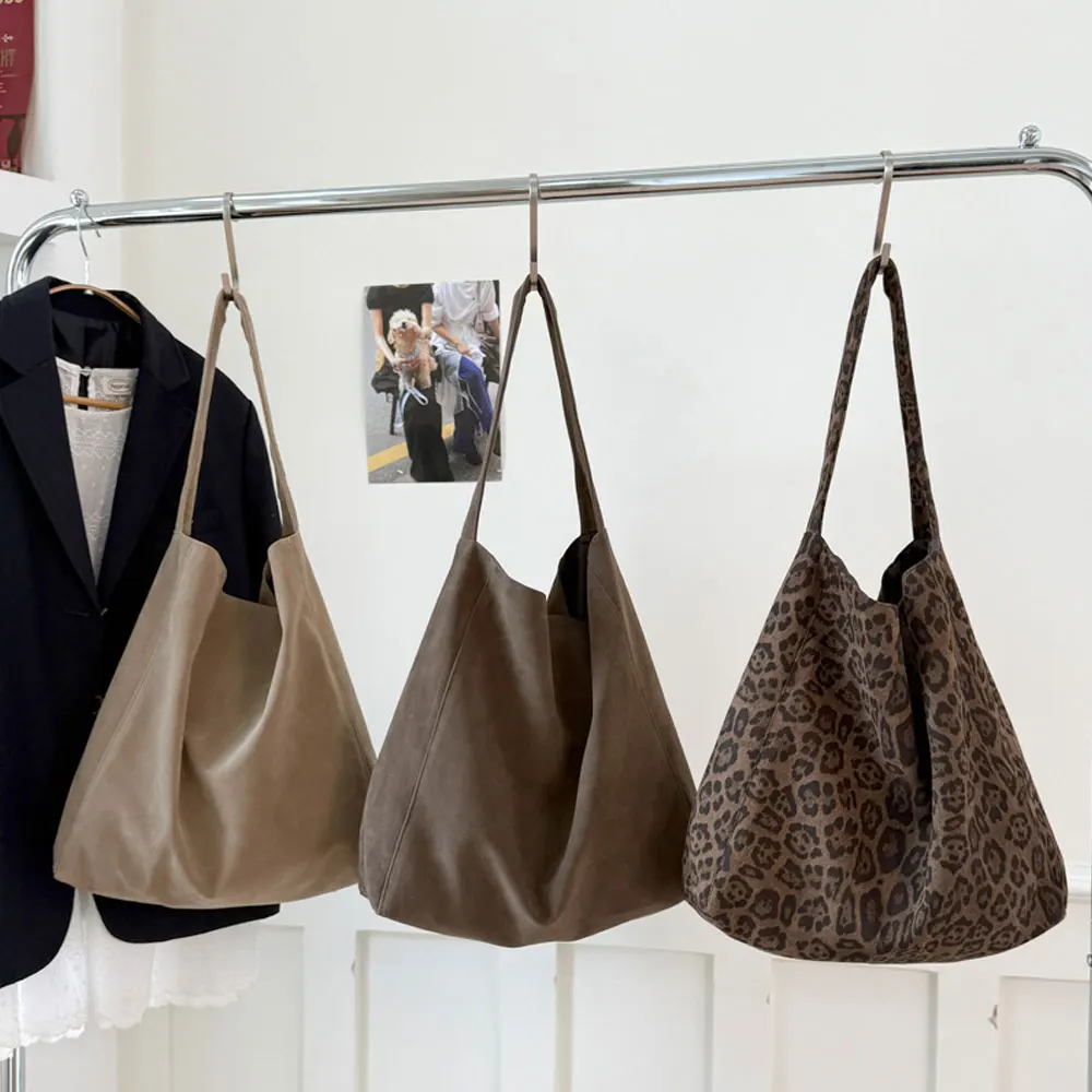 Koreanische Nischen-Canvas-Tasche mit Leopardenmuster, neue lässige Schultertasche für Herbst und Winter, geräumige Pendler-Tragetasche – Detail 5