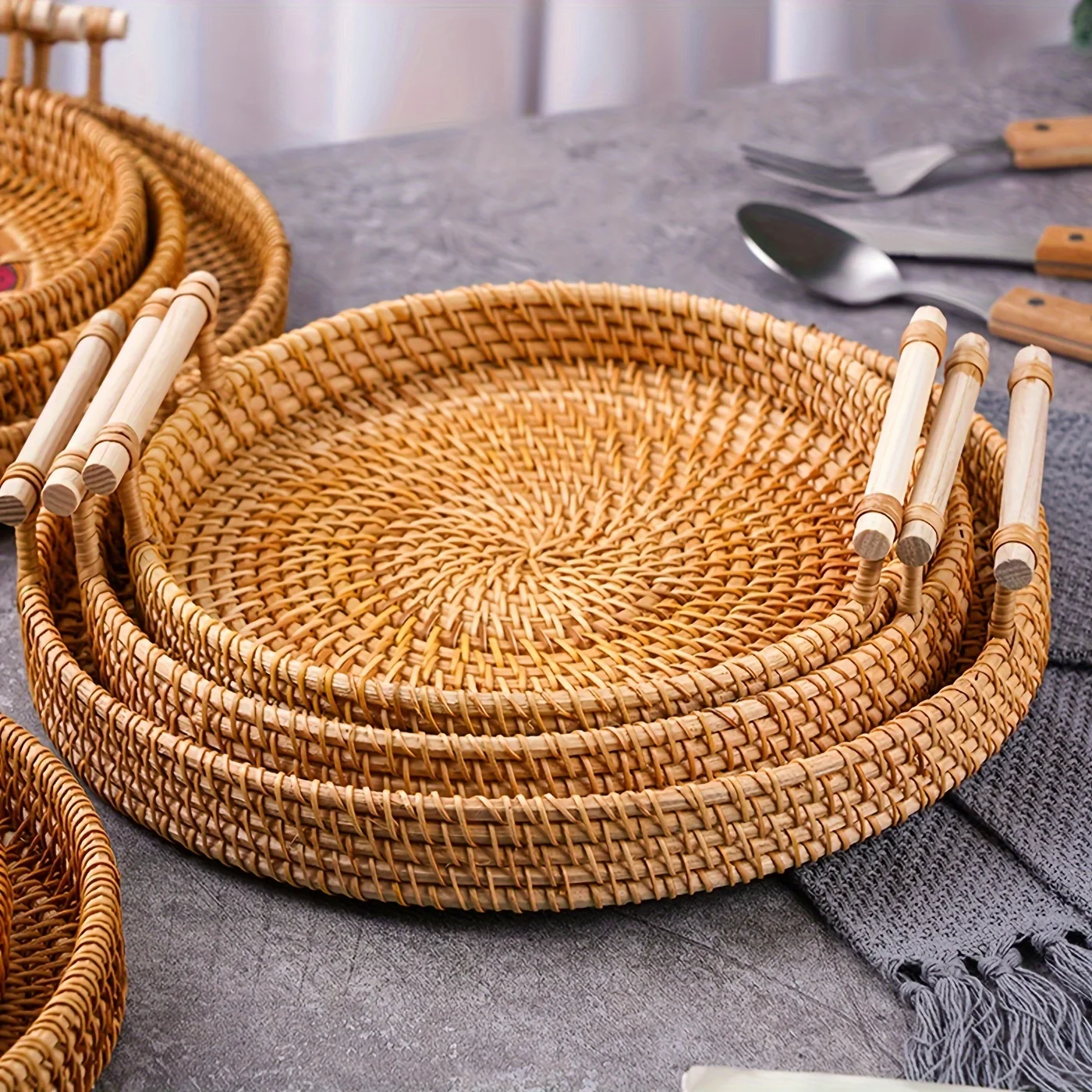 Handgefertigtes Rattan-Tablett mit doppeltem Ohr, Tee- und Obst-Serviertablett, Brot-Snack-Aufbewahrung, gewebter Korb, isolierte Kunstdekoration, Heimdekoration
