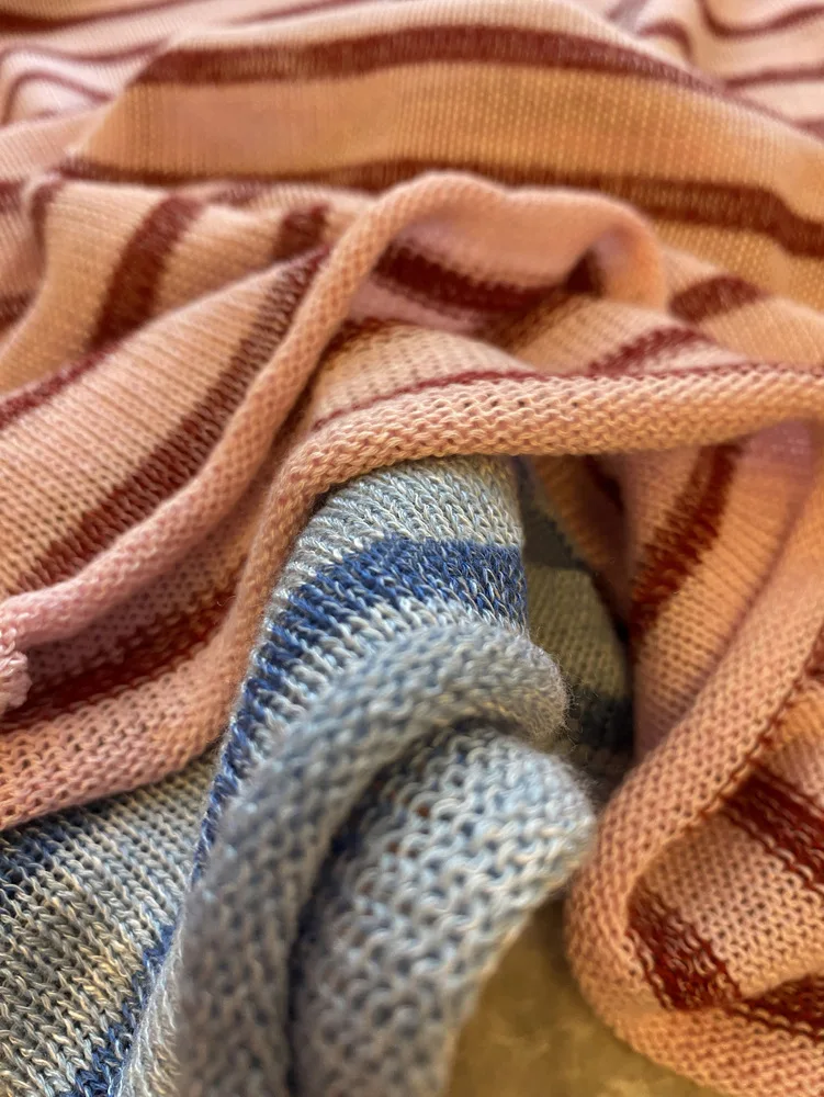 T-shirt in maglia allentata a maniche corte con scollo tondo a righe casual da donna estiva