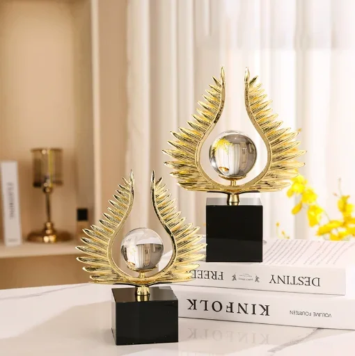 Crystal Base Alloy Wings Crystal Ball Smart Eye Ornaments Home Livingroom Figurines Accessories Hotel Villa Sculpture Decoration
