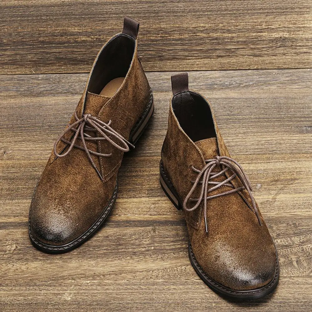 Herrenstiefel aus echtem Rindsleder, mit zwei Ösen zum Schnüren, für Herren, geeignet für Freizeitkleidung, Herrenstiefel mit matten, gemusterten Verzierungen. – Detail 6