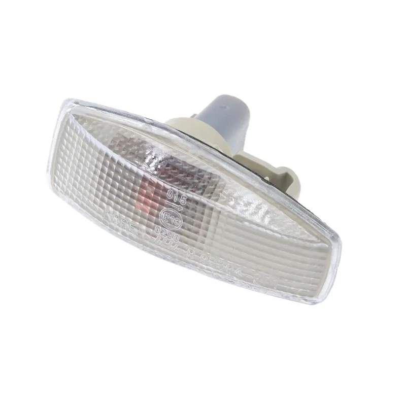 92303-3B000 for kia cerato 2004-2013 sportage The fender lamp, the turn signal lamp, lights up.