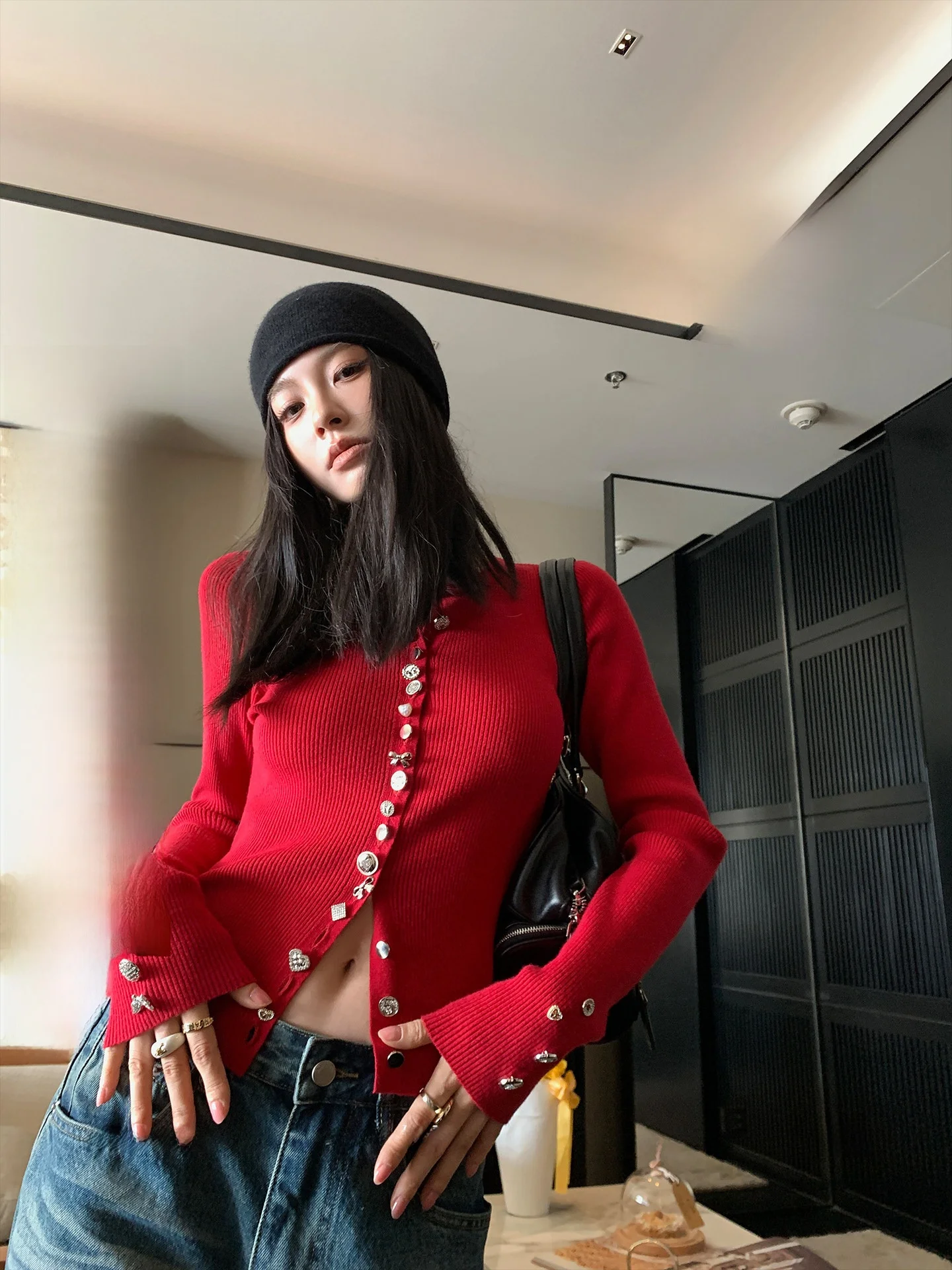 

Женская трикотажная кофта LIONE Slim Fit с декоративной отделкой, эластичная, универсальная, на нескольких пуговицах, повседневная, модная, с открытым вырезом, для ношения под одеждой