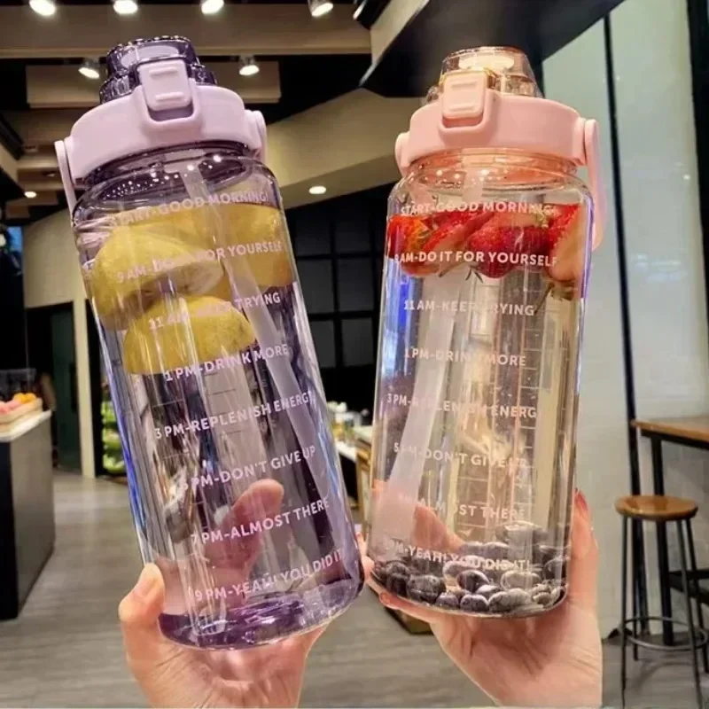 

High-capacity Water Bottle Reusable Outdoors Sports Drinking Bottle with Time Marker 2L Portable Plastic Cups with Straw