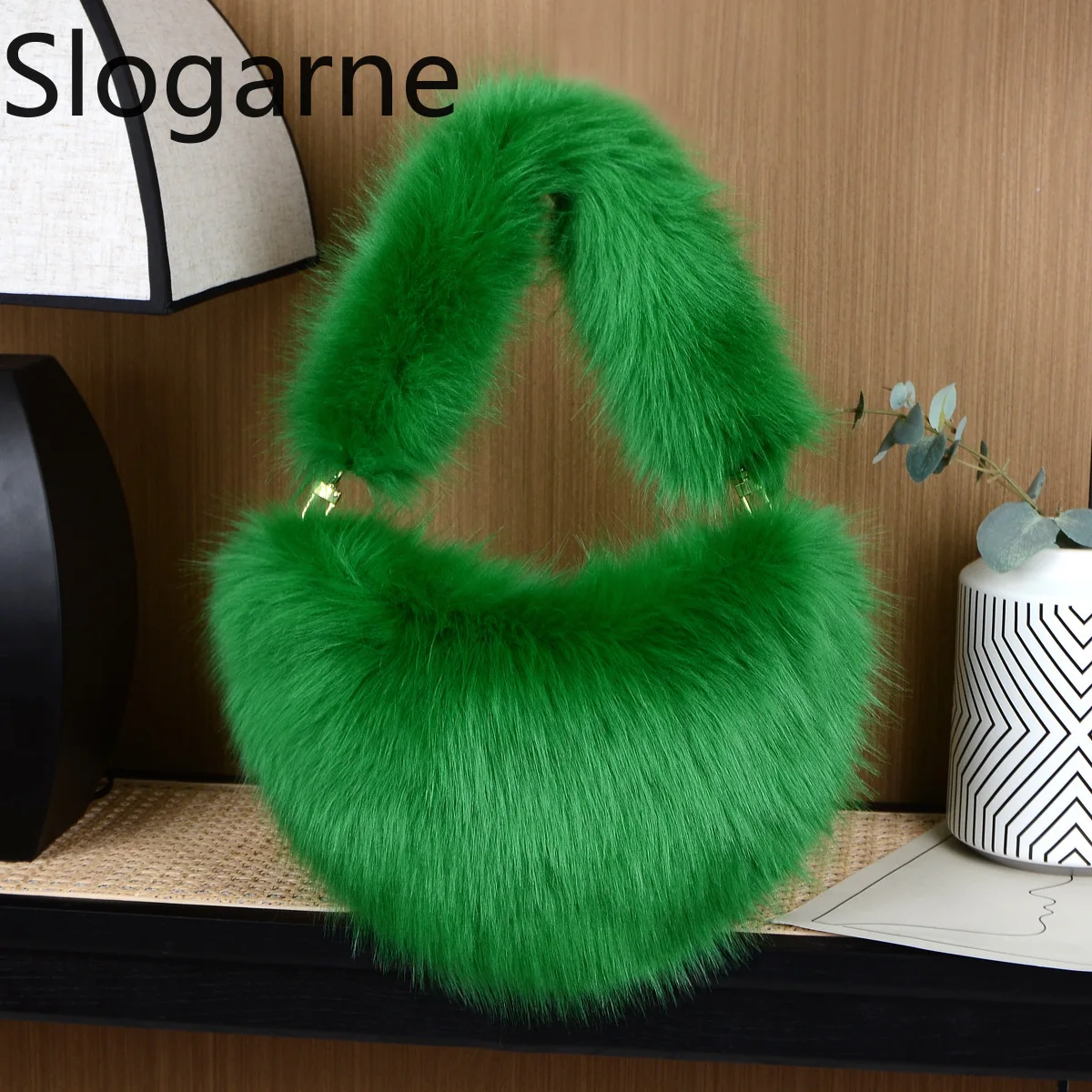 

Female Trendy Designer Soft Faux Fur Heart Shaped Shoulder Bags Fur Totes Women Handbag Purses 2025 New Plush Tote Bags Clutches
