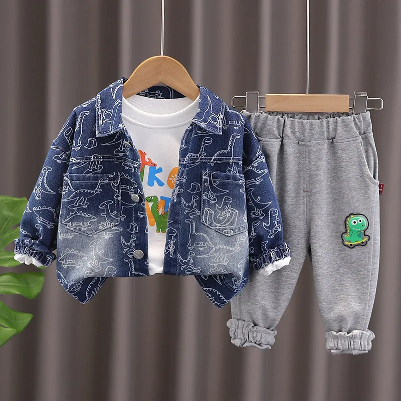 

2024 Personalized Baby Autumn Clothes Kids Boy Casual Turn-down Collar Cardigan Denim Coats + T-shirts + Pants Boys Outfit Set