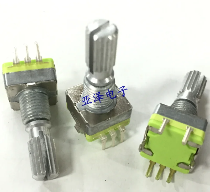 

2PCS/LOT EC11 encoder digital potentiometer positioning number 30 pulse number 15 axis length 20MM with switch