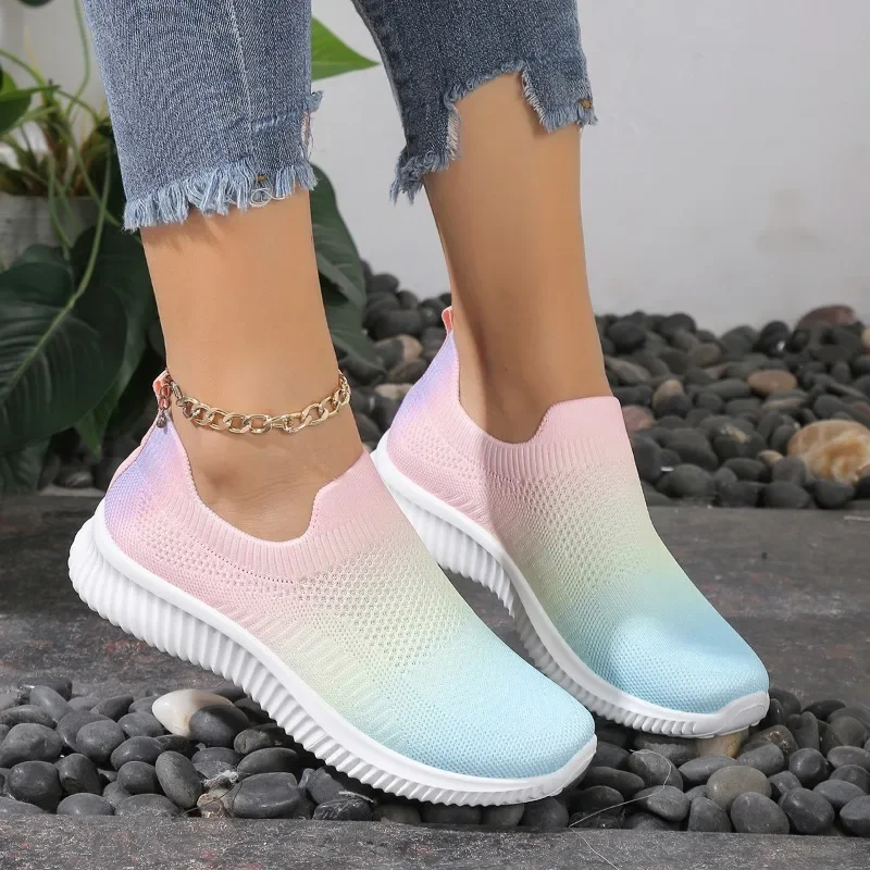 Scarpe basse da donna di colore sfumato di moda scarpe da ginnastica con plateau in Mesh traspirante Slip on scarpe da donna Casual morbide da donna