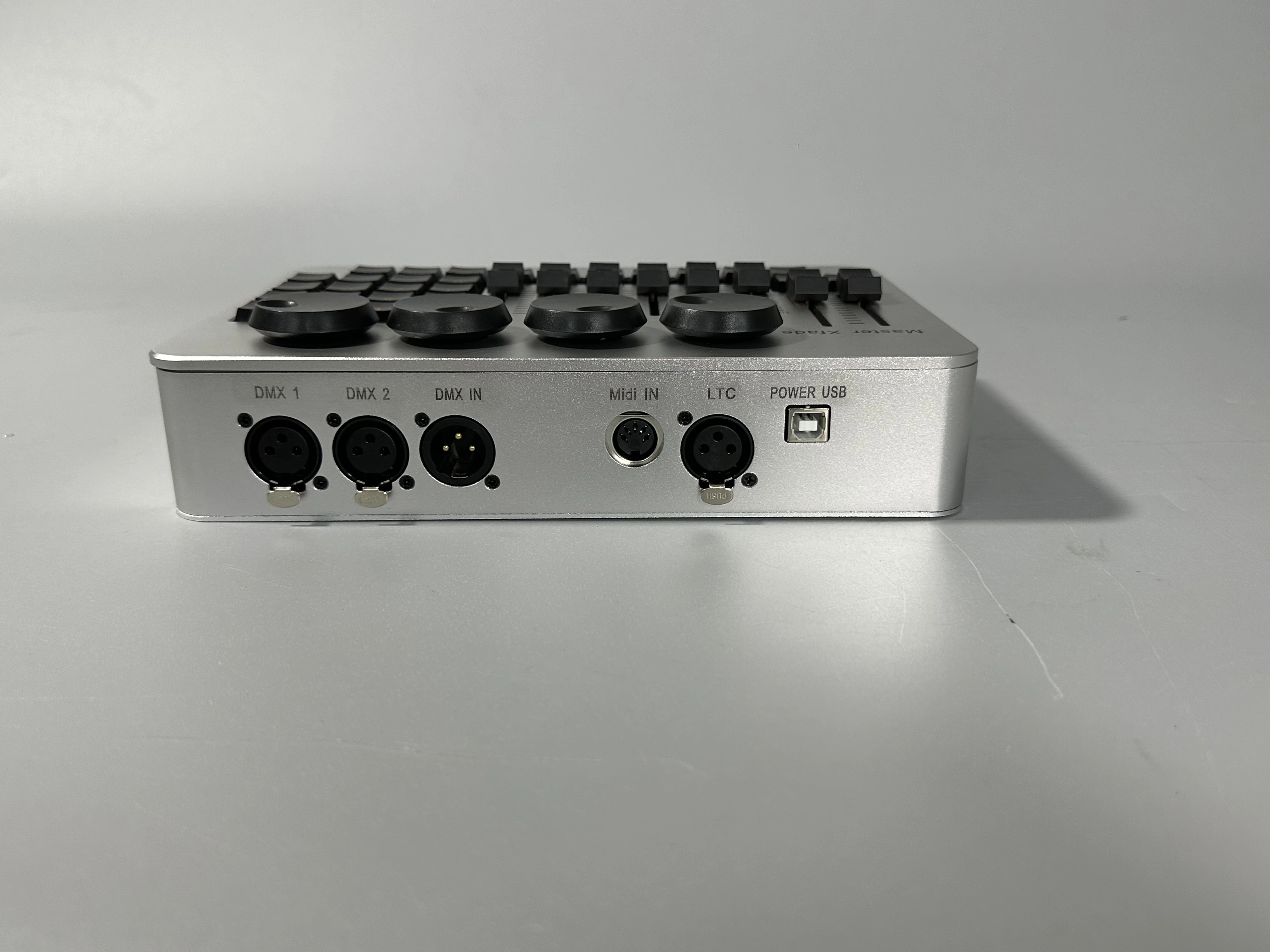 جديد صغير القيادة الجناح المهنية المرحلة ضوء تحكم على PC المرحلة الإضاءة Dmx512 وحدة التحكم الكبرى تأثير الإضاءة الزفاف