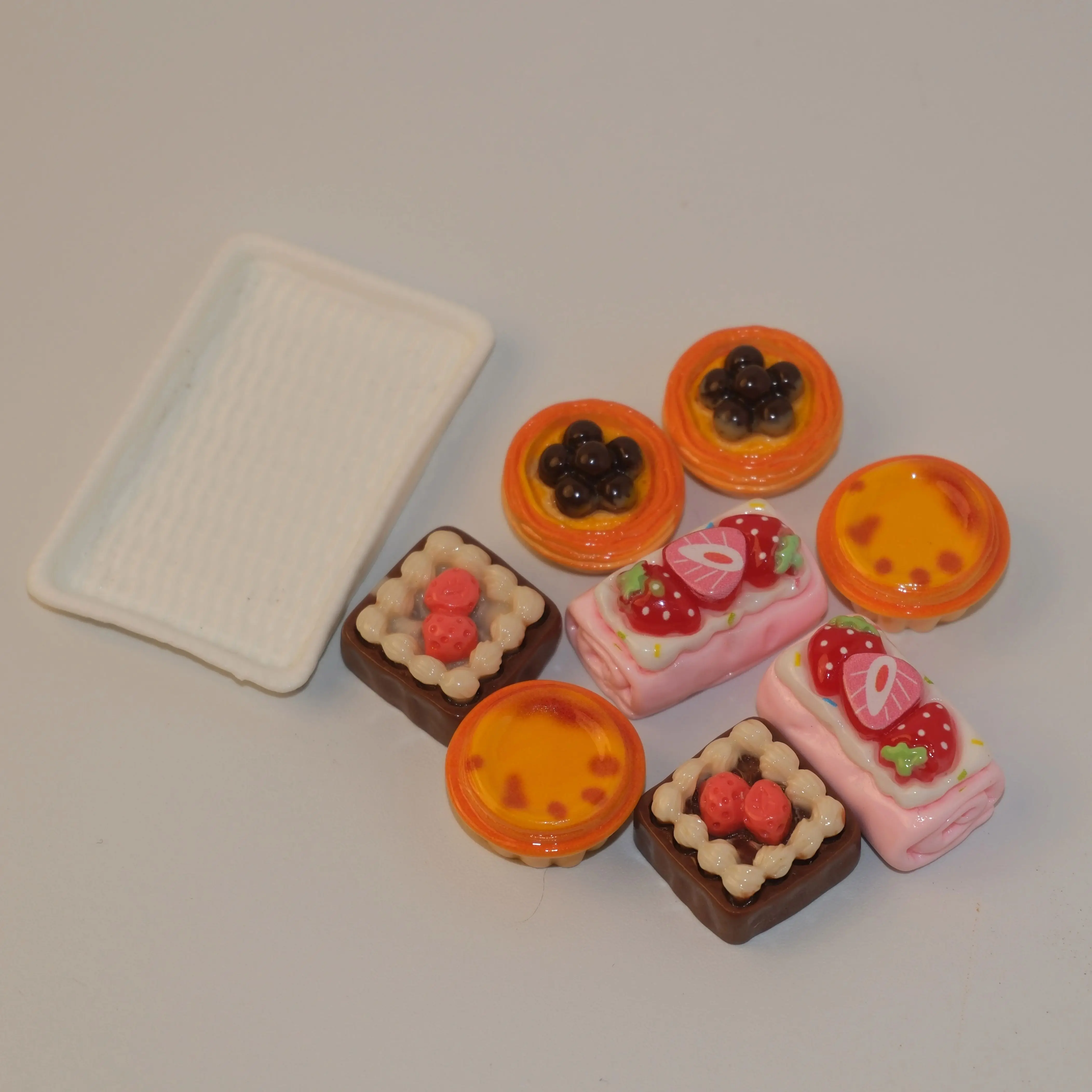 Miniature Chocolate Cake, Strawberry Cake, Egg Tart, Realistic Simulation Dessert Display, Toy House Kitchen Dessert Display