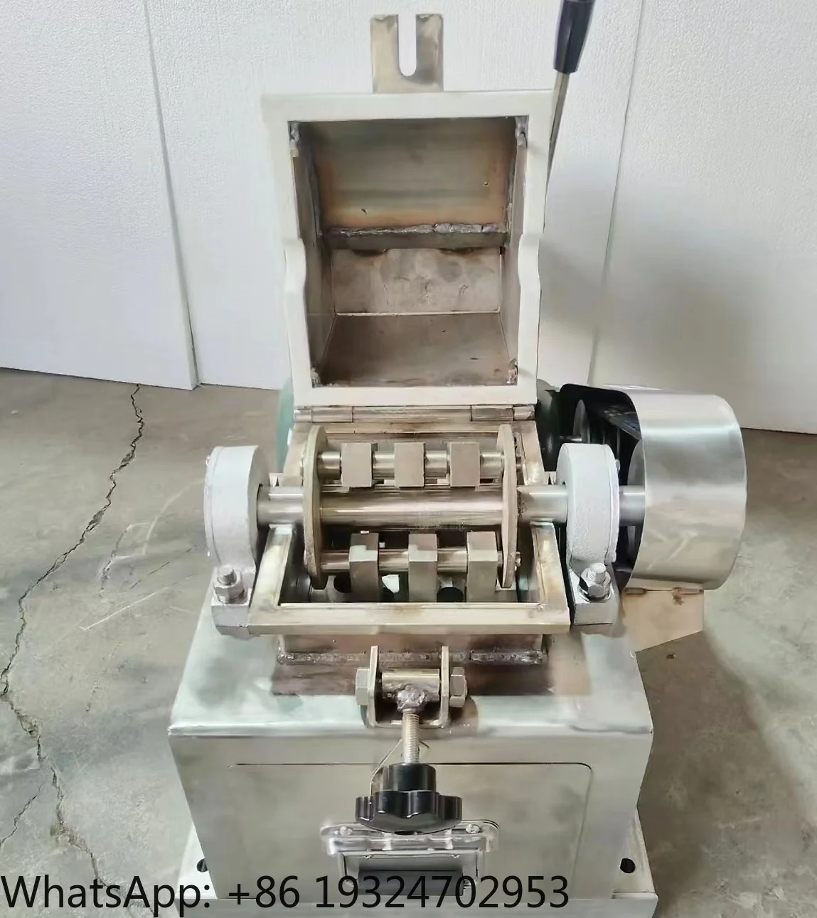 Small Lab Hammer Mill Machine 3kw 220V/380V 70kg for Bricks Block Gravel Stone Crushing