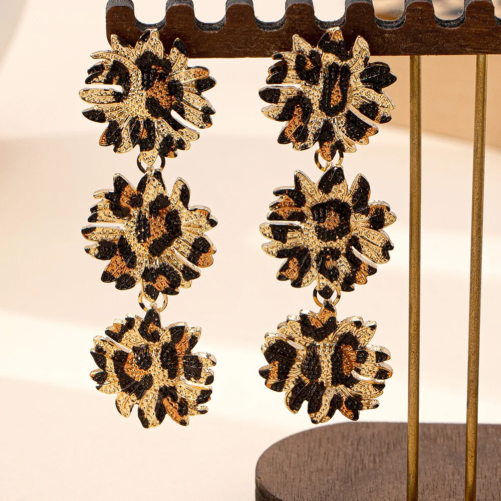 Drop Earrings For Women Vintage Printed Leopard Daisy Temperament Metal Ear Accessories Holiday Party Gift Fashion Jewelry CE232