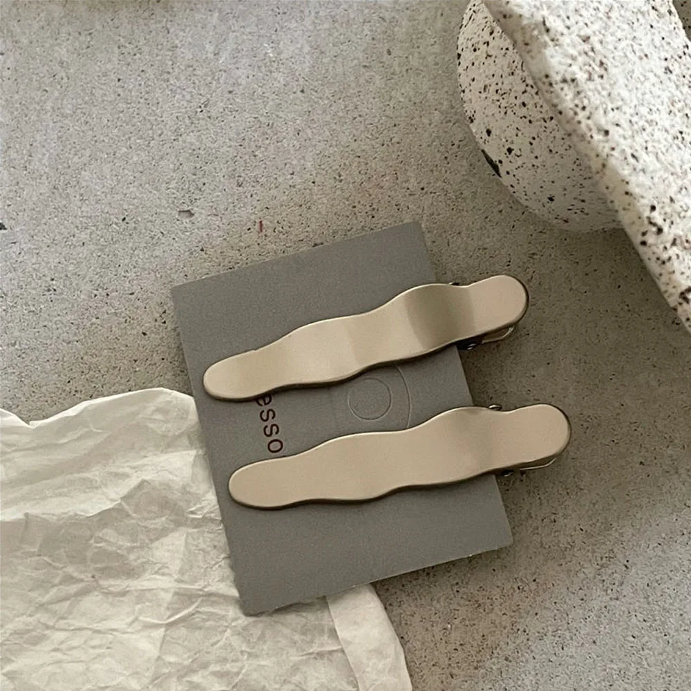 2pcs Silver Color Metal Silver Wave Line Hairclip With Geometric Hollow Alloy Duckbill Clips Side Bangs Female Ladies Hairpins image 3