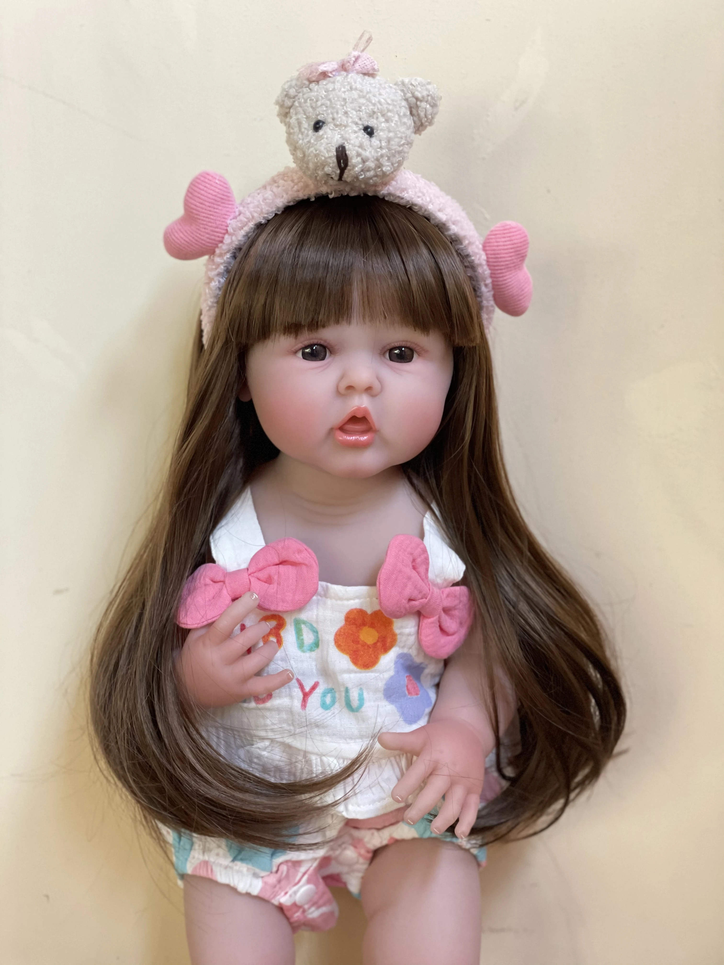55CM Erin Reborn Puppen Gemalt Volle Körper Vinyl Saugen Finger Mädchen Reborn Baby Puppen Für kinder Geschenk bebe Reborn