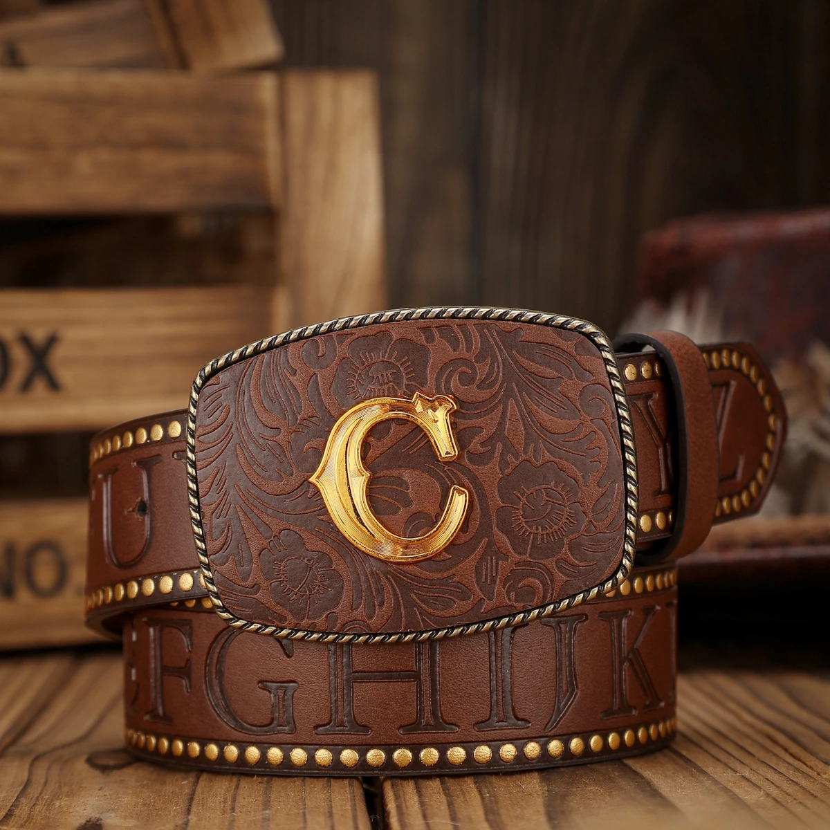 Ein PU-Gürtel im Western-Stil mit Schnallen, sowohl für Männer als auch für Frauen, lässig und im Retro-Stil, perfekt für den täglichen Ausflüge – Detail 3