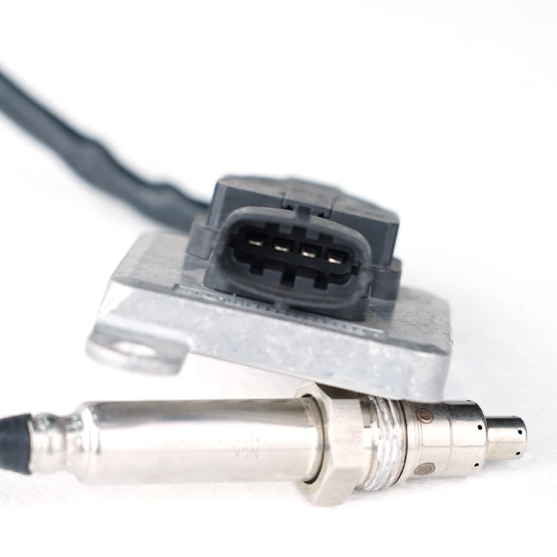 

High Quality Diesel Nitrogen Oxygen Sensor For Euro Truck 12V NOx Sensor 5WK9 6730 68085740AA